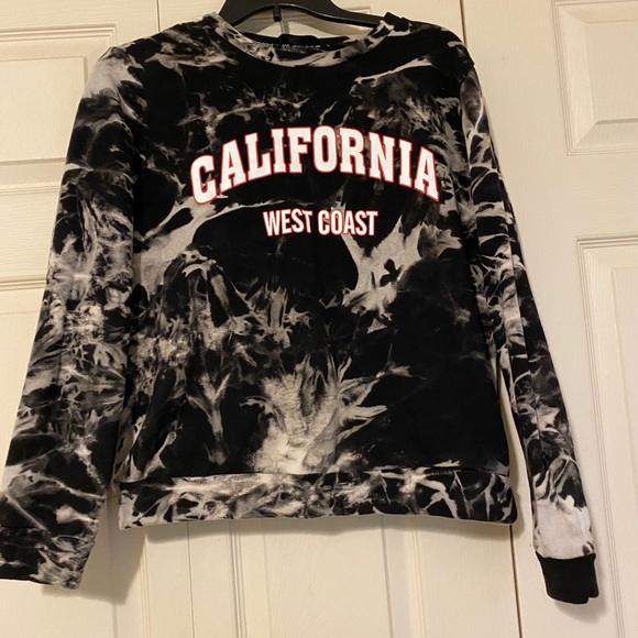 Black and grey tye dye crew neck sweatshirt. - Picture 2 of 2